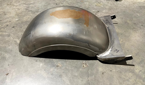 Strutless wide rear - fender, for